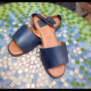 SZ 10 1/2 WW leather